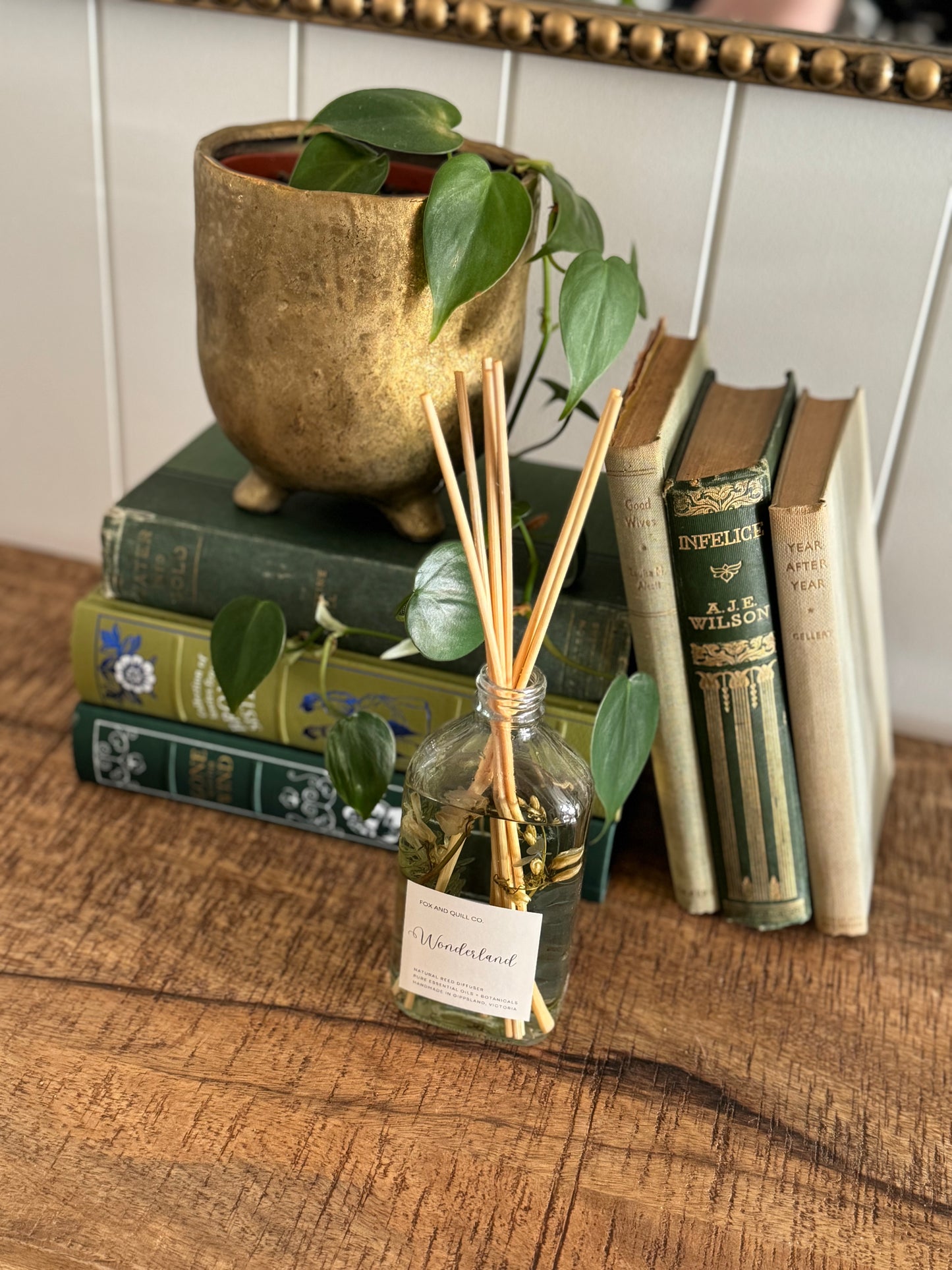 wonderland botanical reed diffuser